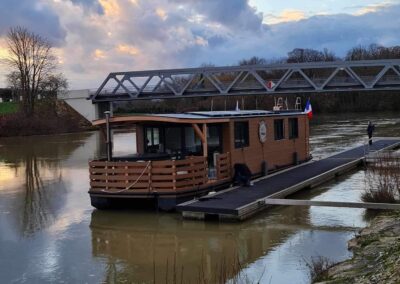 Coucher de soleil sur le House Boat en Champagne